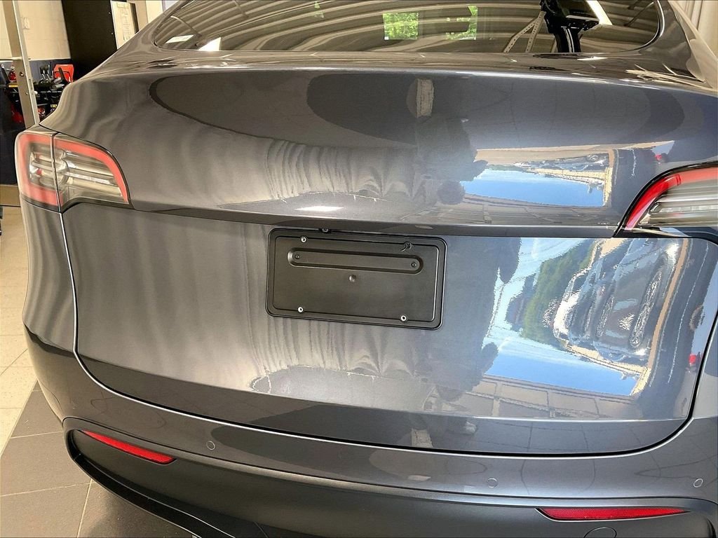 Used 2021 Tesla Model Y Long Range AWD/4WD image 29