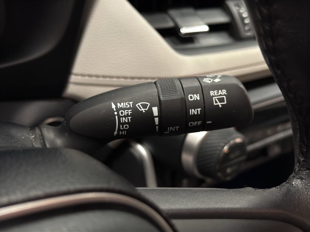 Used 2019 Toyota RAV4 Limited image 15