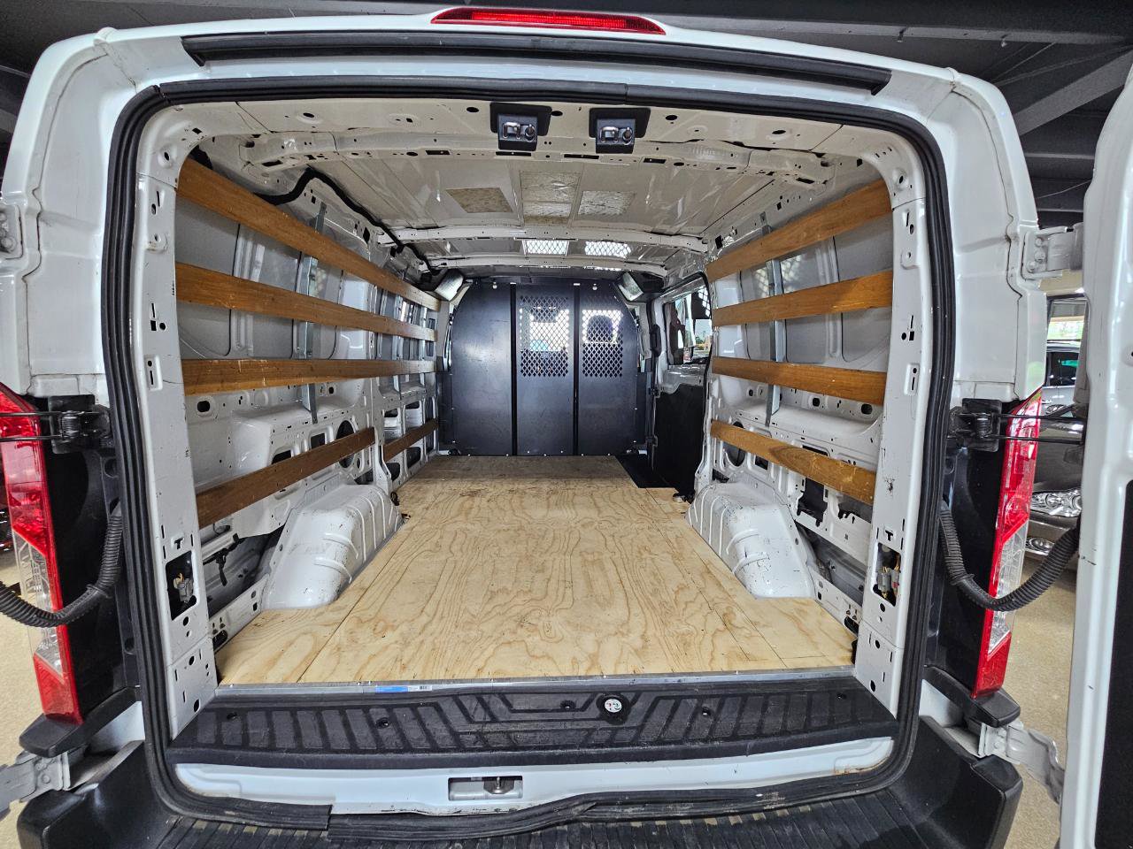 Used 2022 Ford Transit 250 Low Roof w/ Exterior Upgrade Package RWD image 17