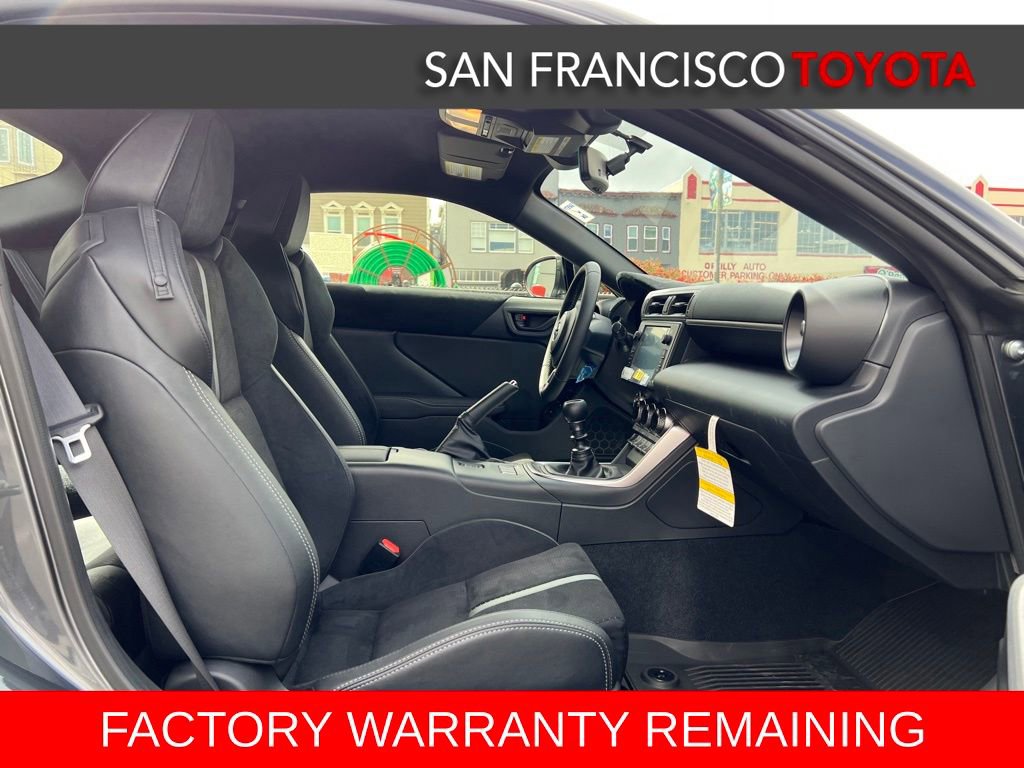Used 2025 Toyota GR86 Premium w/ Performance Package image 14