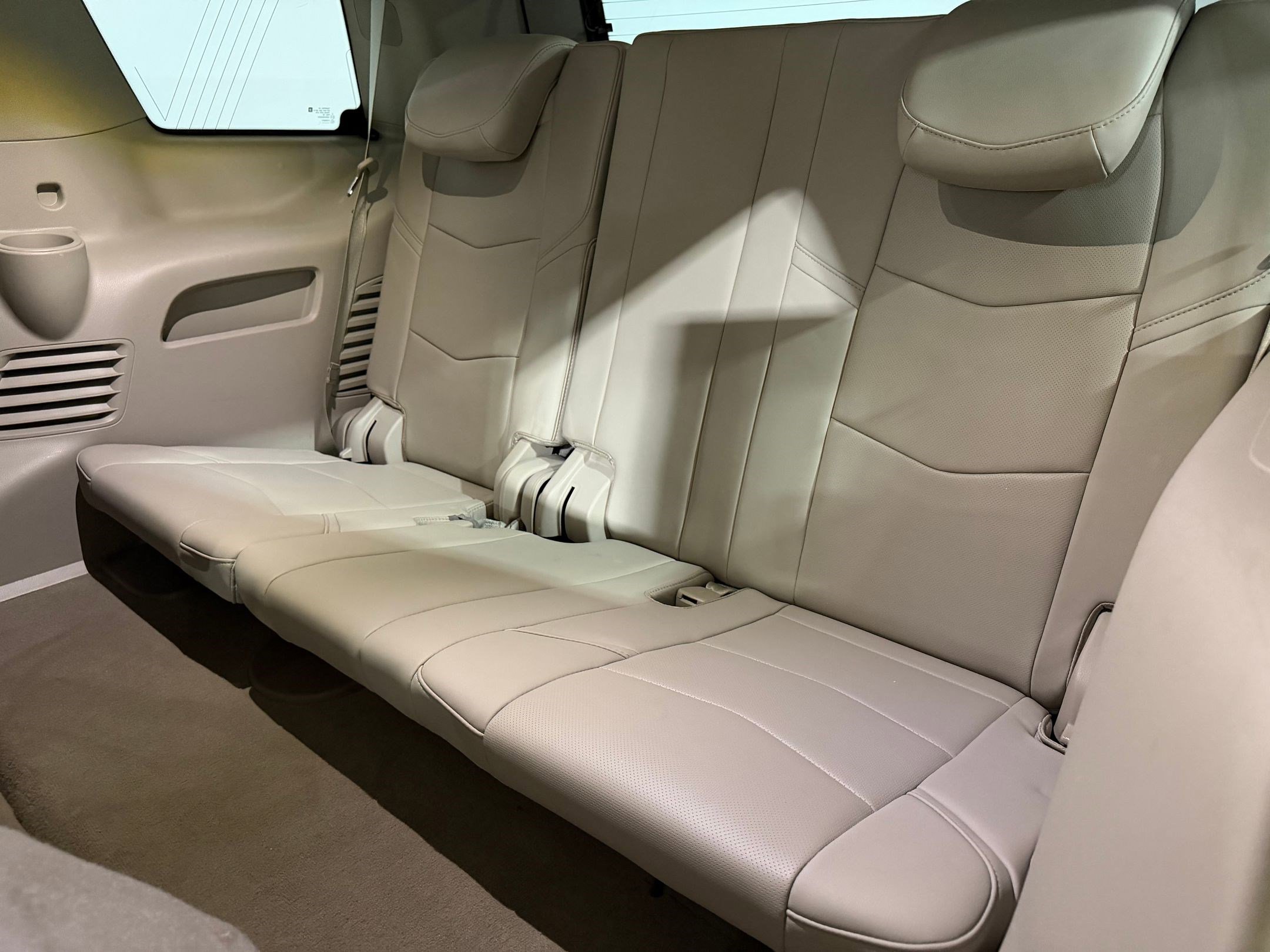 Used 2017 Cadillac Escalade Premium Luxury RWD image 41