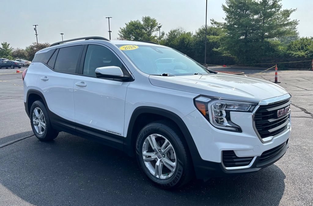 Used 2024 GMC Terrain SLE w/ Driver Convenience Package AWD/4WD image 9