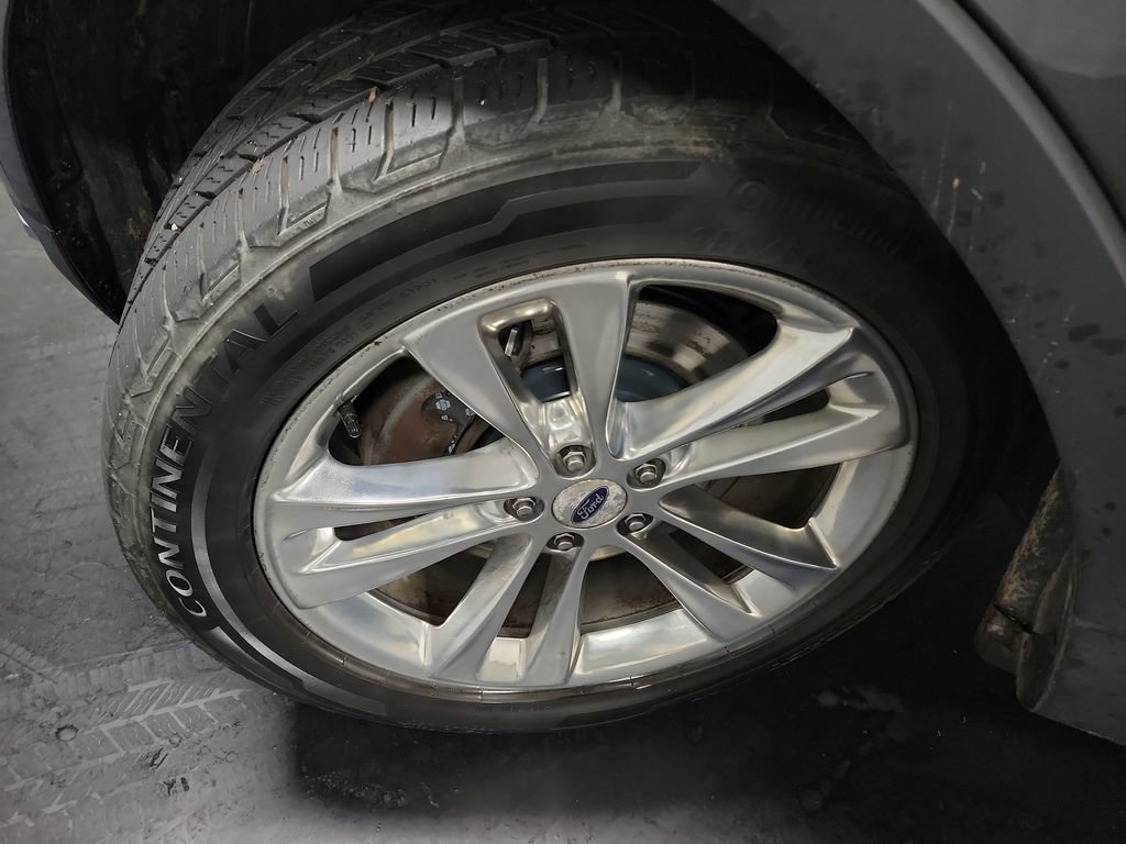 Used 2018 Ford Explorer Limited w/ Equipment Group 301A AWD/4WD image 14