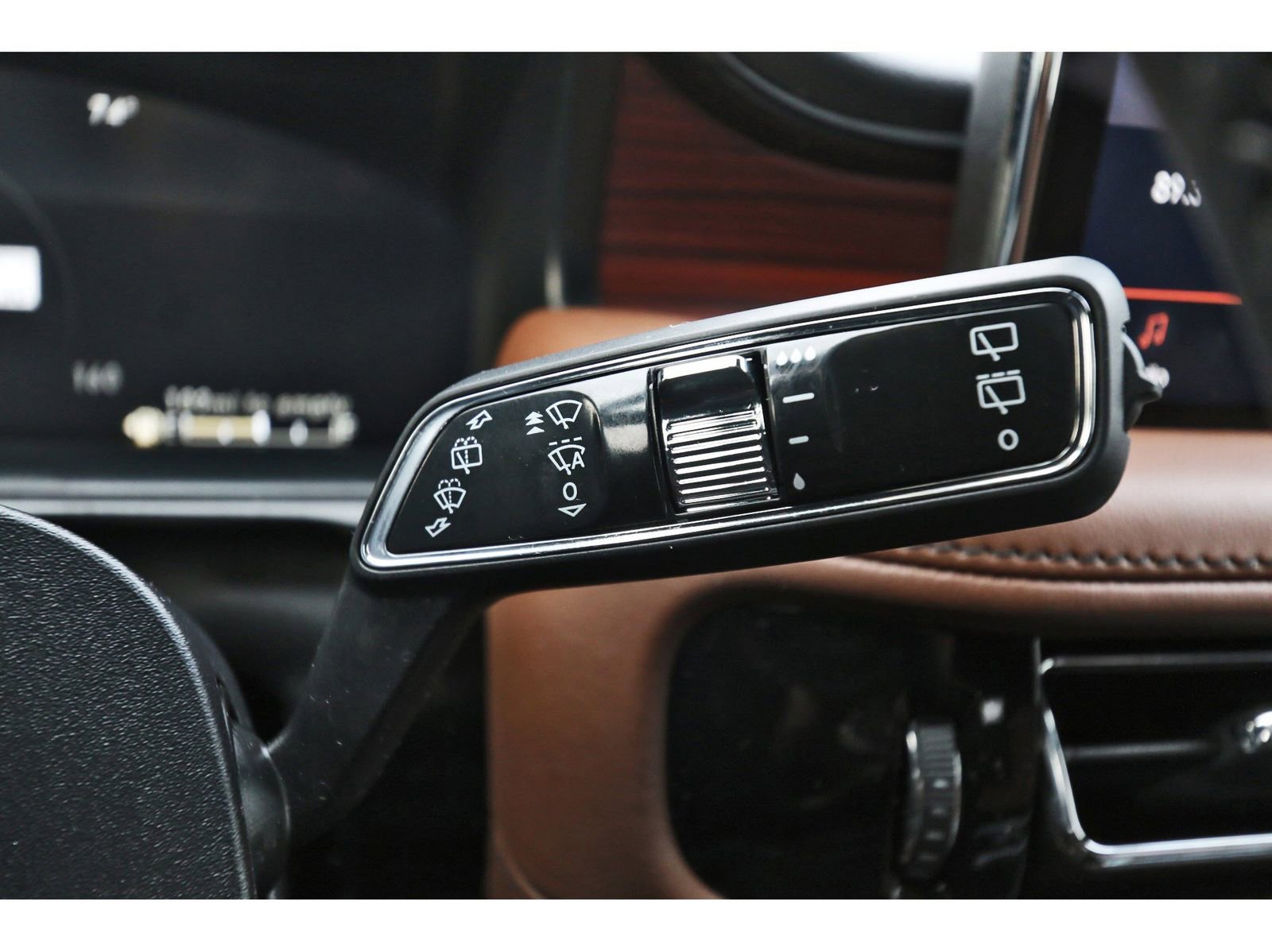 Used 2022 Lincoln Nautilus Reserve w/ Equipment Group 201A image 21