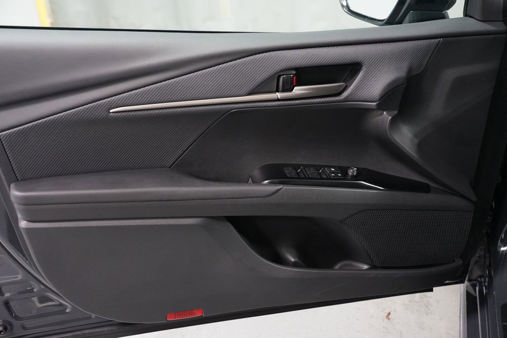 Used 2025 Toyota Camry SE image 31