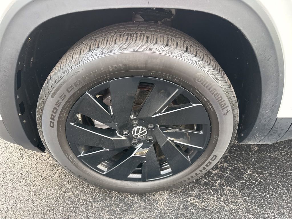 Used 2024 Volkswagen Atlas SE image 23