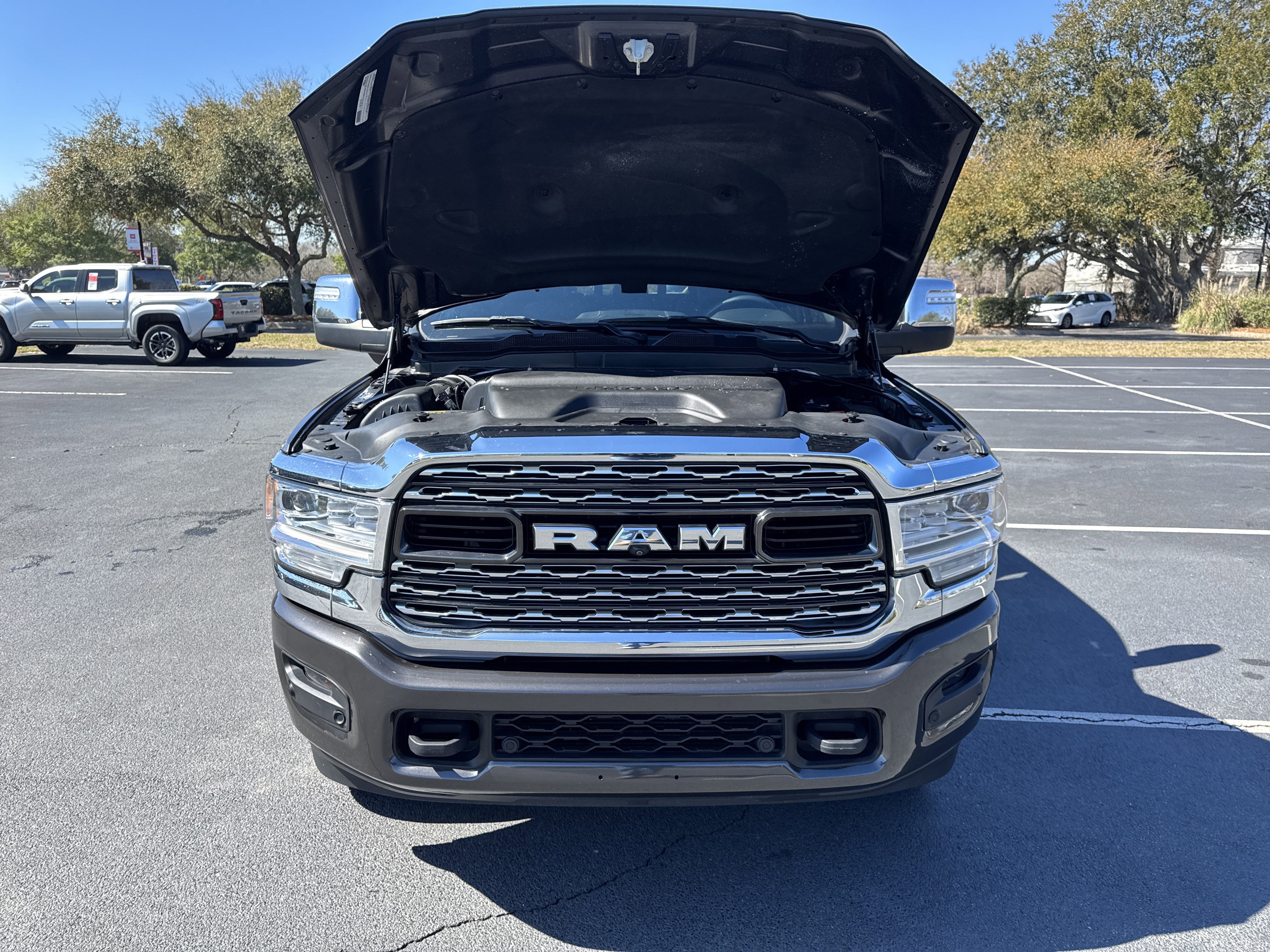 Used 2024 RAM 2500 Limited image 37