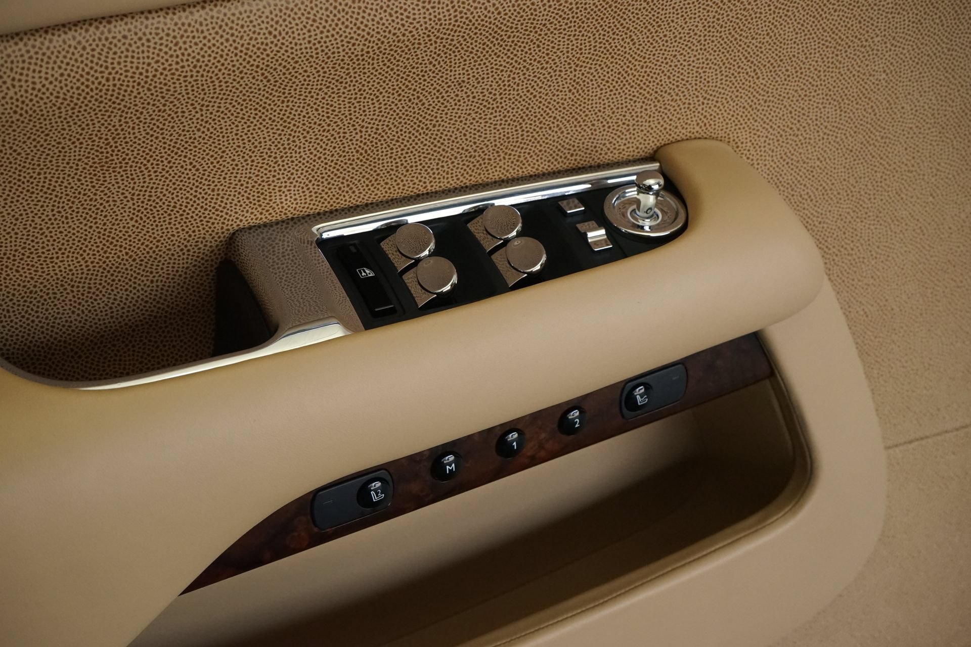 Used 2019 Rolls-Royce Wraith RWD image 26