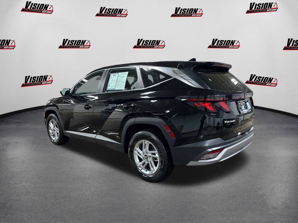 Certified 2025 Hyundai Tucson SE image 7