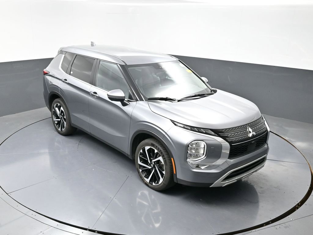 Used 2024 Mitsubishi Outlander SE image 44