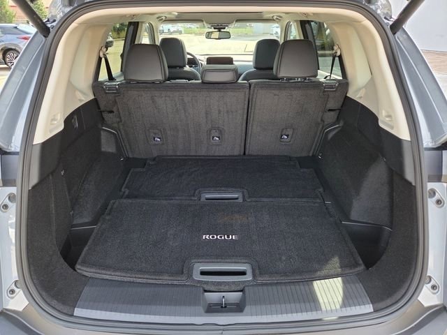 Used 2023 Nissan Rogue SL w/ SL Premium Package image 29
