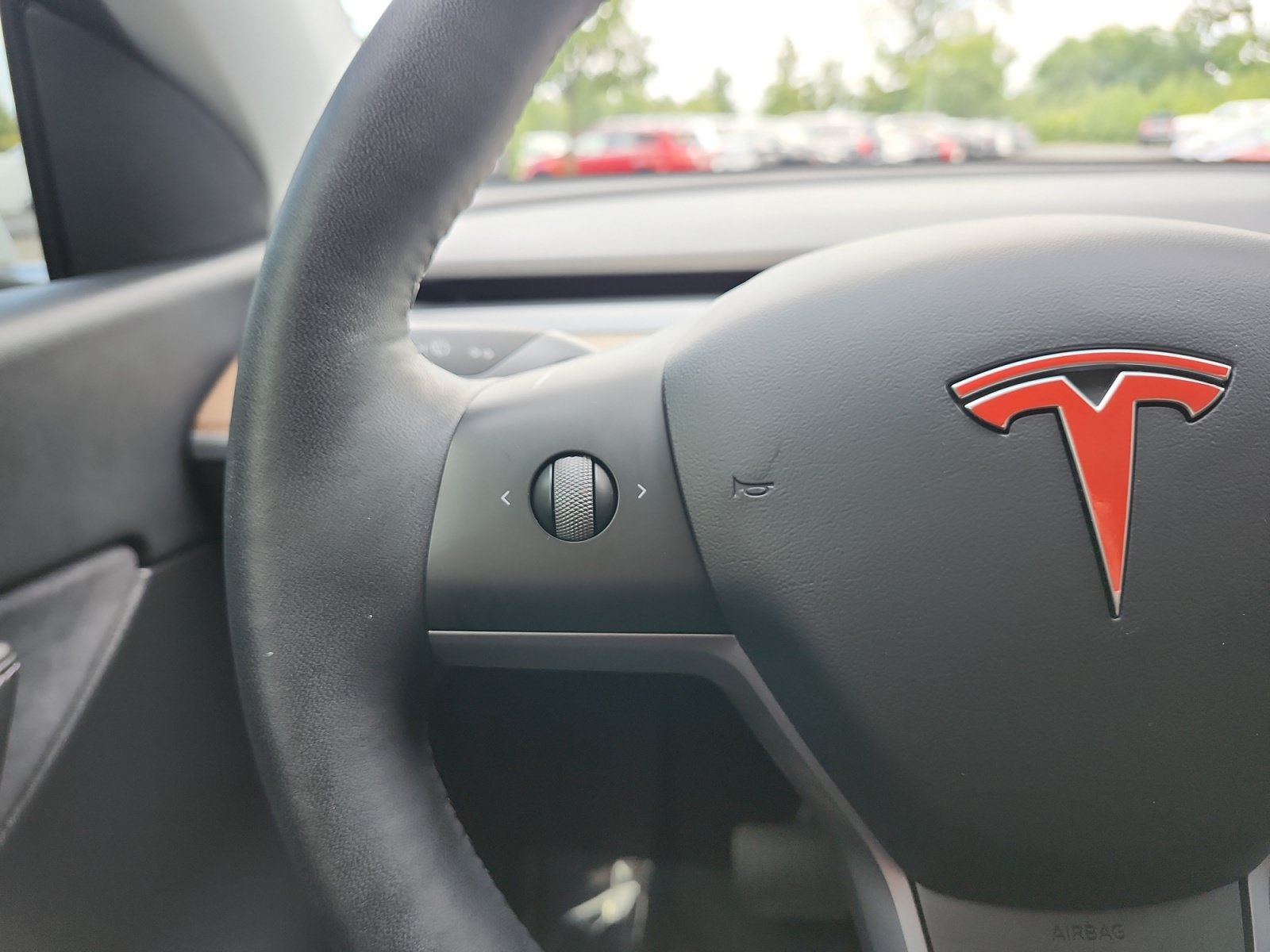 Used 2022 Tesla Model Y Long Range AWD/4WD image 25