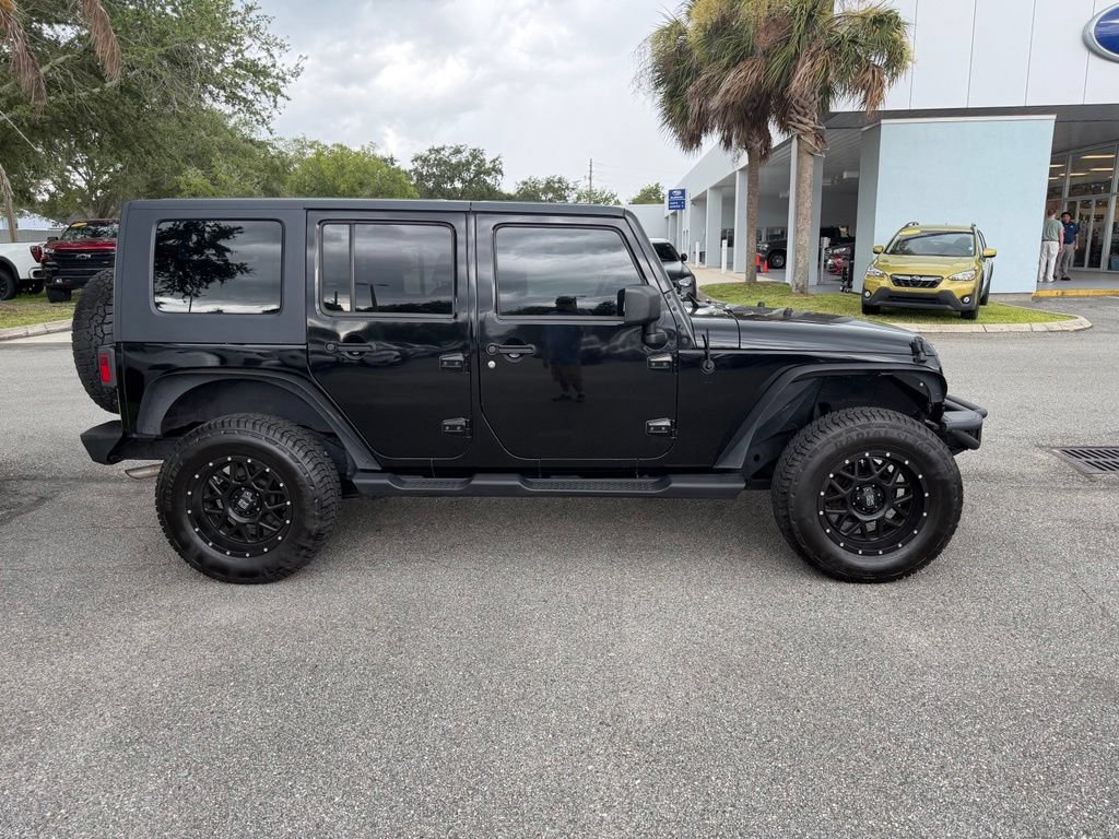 Used 2010 Jeep Wrangler Unlimited Sport AWD/4WD image 2
