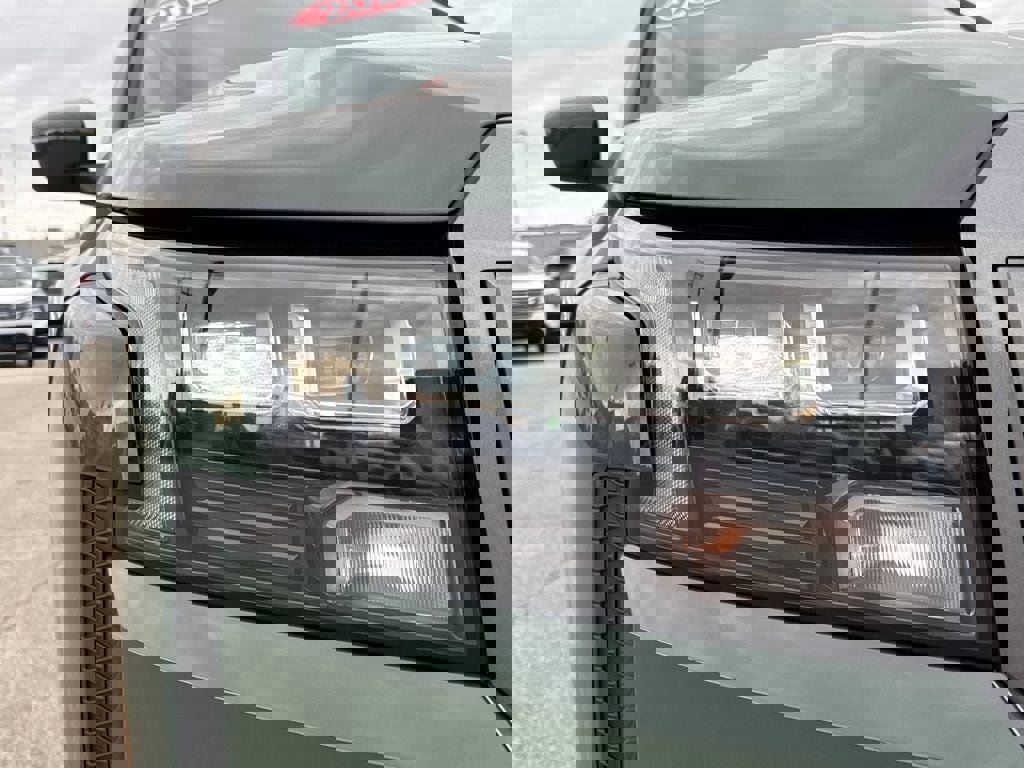 New 2026 Nissan Frontier SV w/ SV Convenience Package image 12