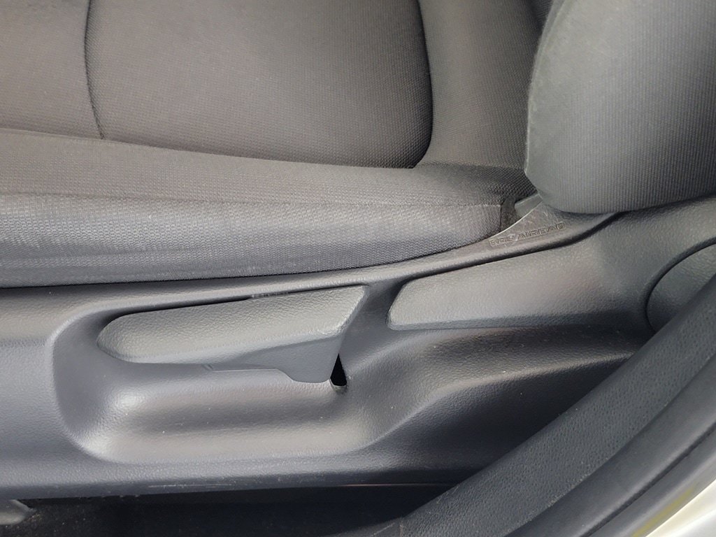 Used 2021 Toyota Corolla LE FWD image 15