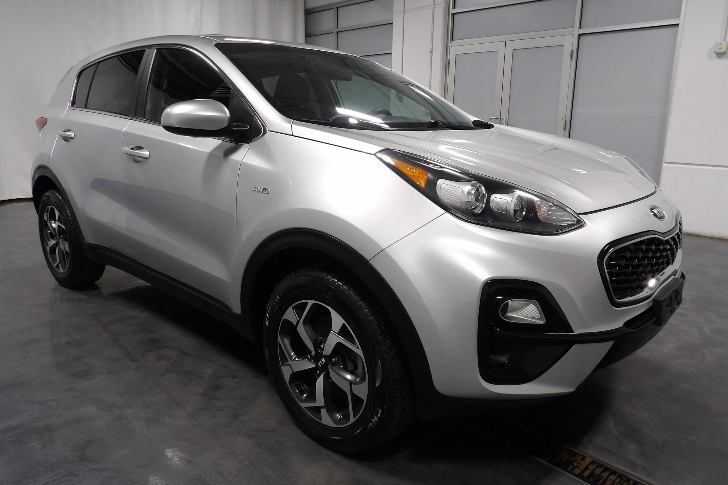 Used 2021 Kia Sportage LX AWD/4WD image 2