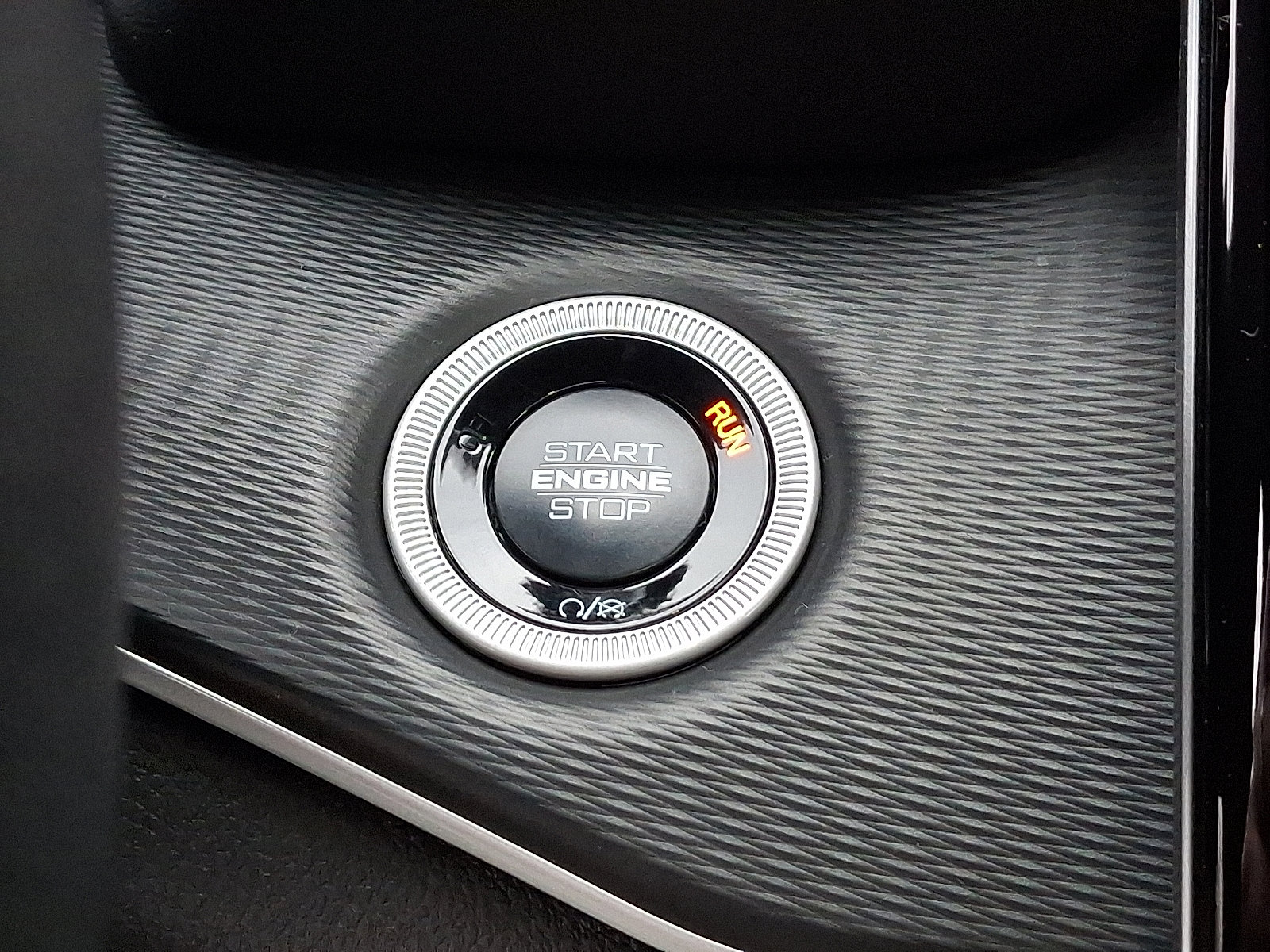 Certified 2024 Jeep Grand Cherokee L Laredo w/ Luxury Tech Group I image 27