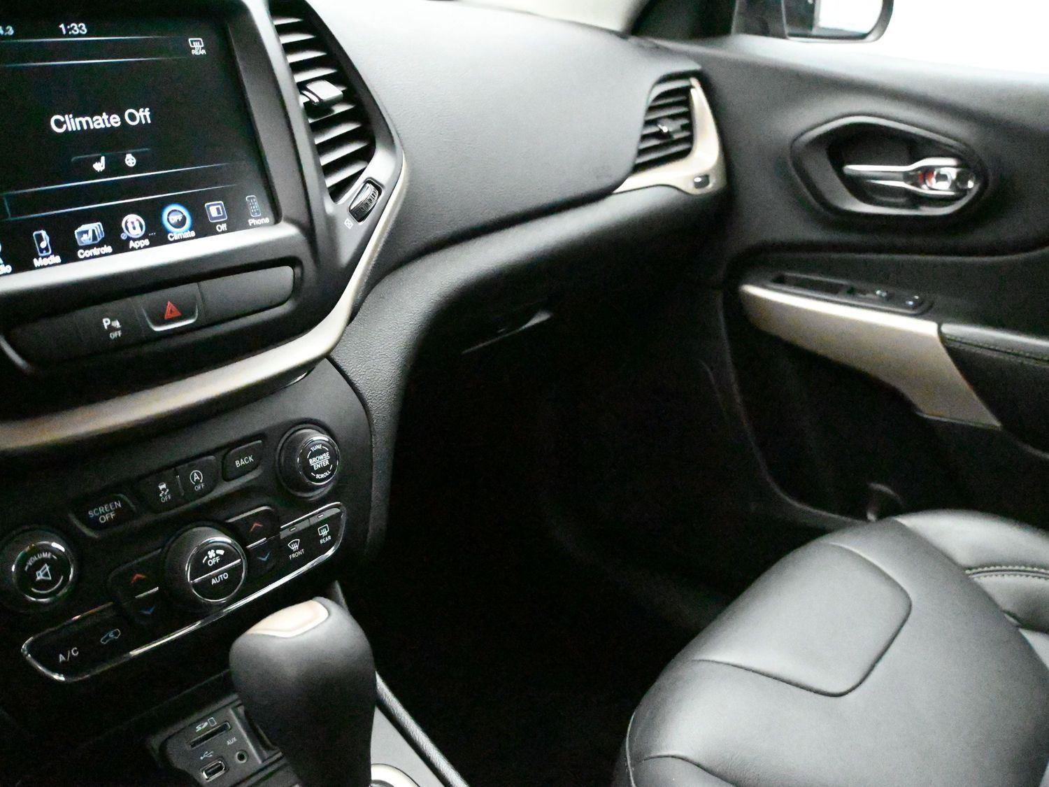 Used 2018 Jeep Cherokee Limited image 4