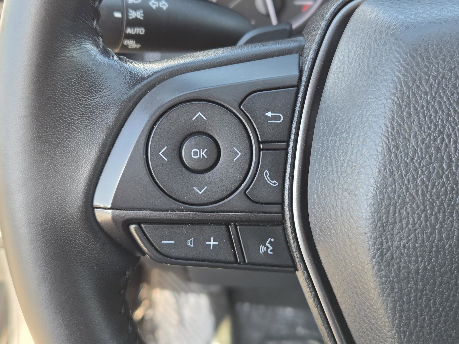 Used 2023 Toyota Camry SE FWD image 16