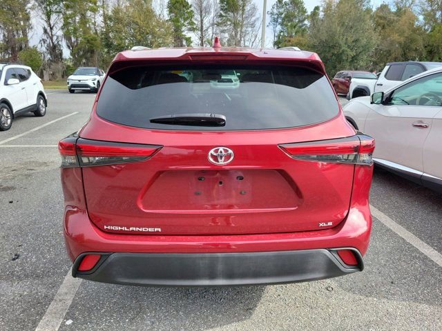 Used 2022 Toyota Highlander XLE image 5