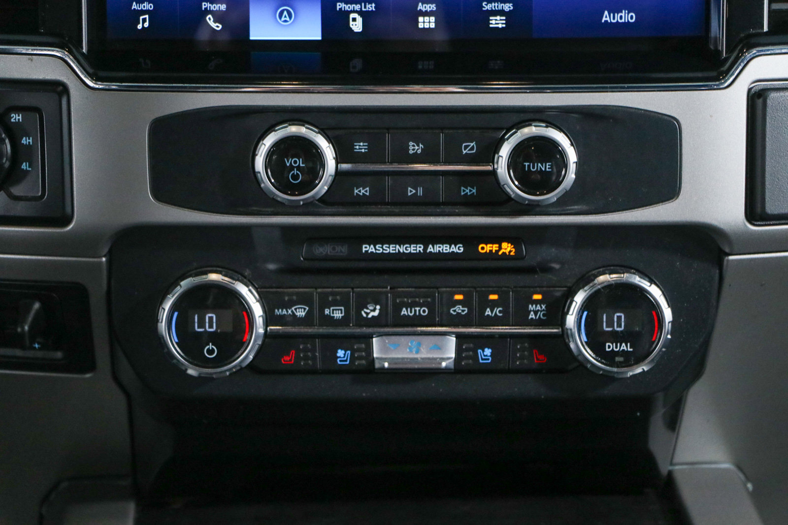 Used 2022 Ford F250 Lariat w/ Black Appearance Package image 21