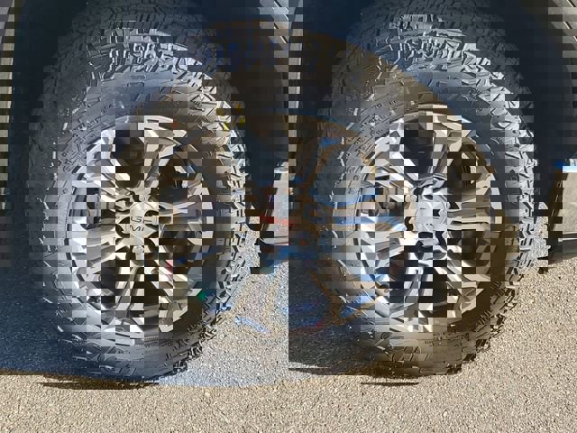 New 2026 GMC Sierra 1500 SLE image 30