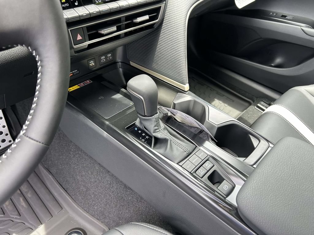 New 2026 Toyota Camry Hybrid w/ Convenience Package FWD image 19