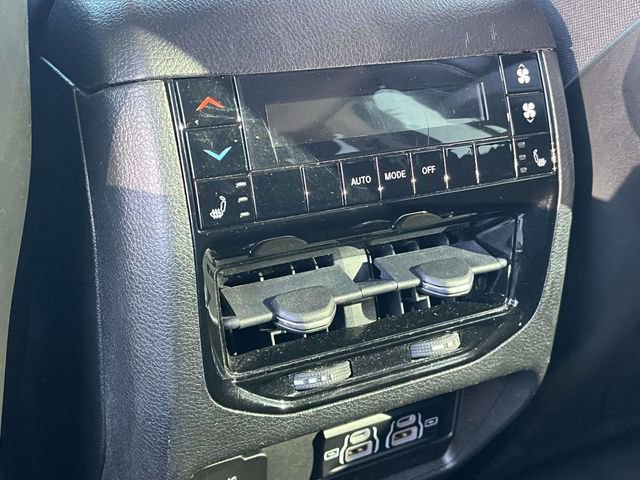 Used 2022 Jeep Grand Cherokee L Limited w/ Luxury Tech Group II image 20