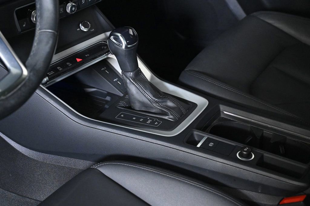 Used 2023 Audi Q3 2.0T Premium Plus w/ Premium Plus Package image 19