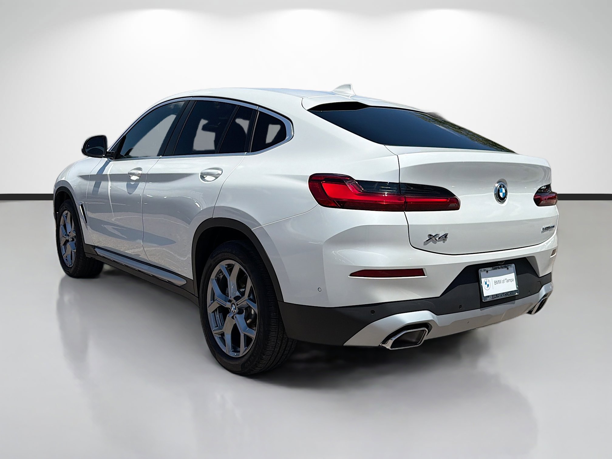 Used 2025 BMW X4 xDrive30i AWD/4WD image 5