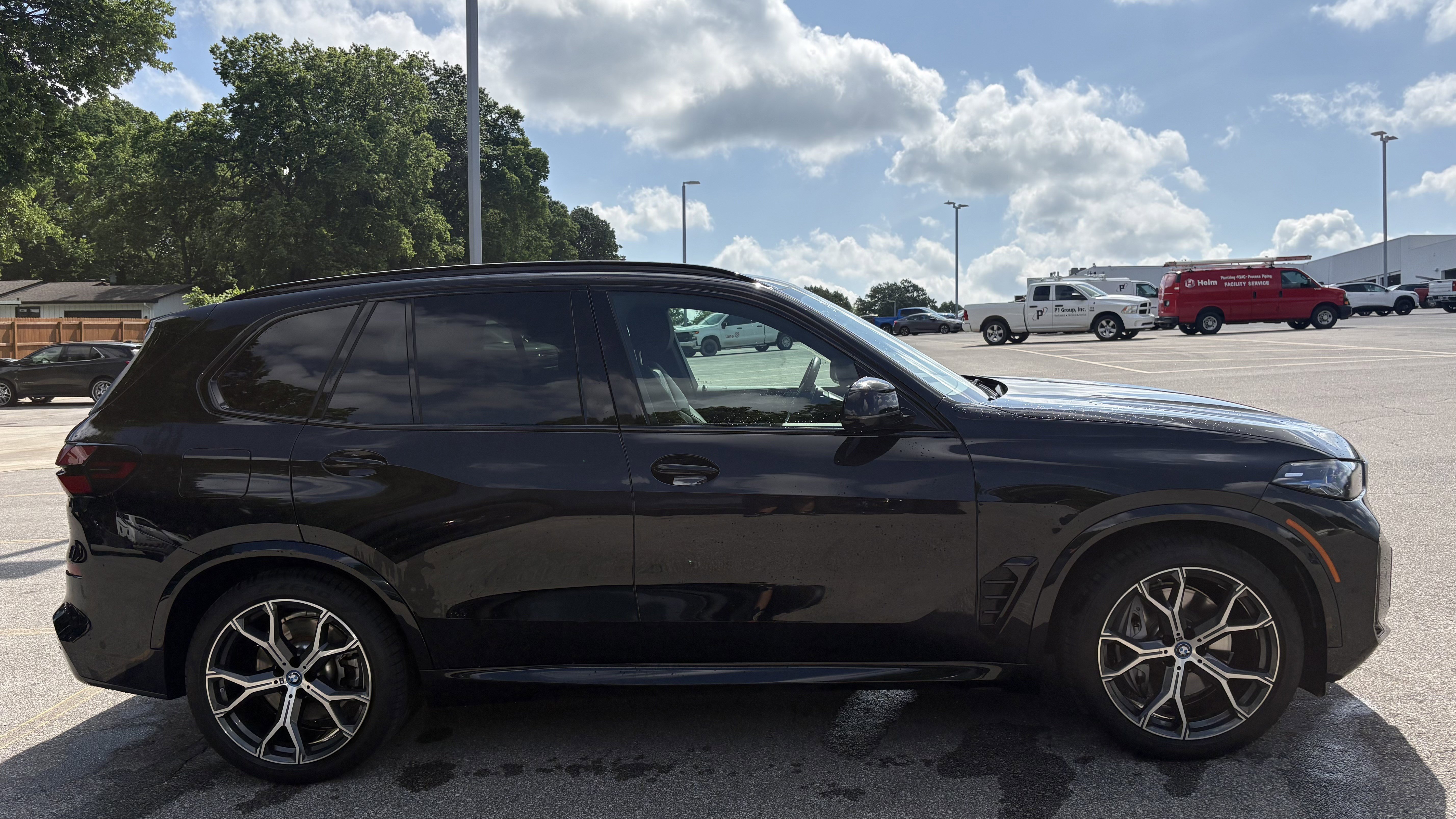 Used 2025 BMW X5 xDrive50e w/ M Sport Package AWD/4WD image 11