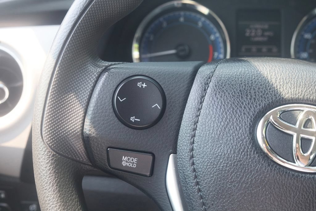 Certified 2019 Toyota Corolla LE FWD image 7