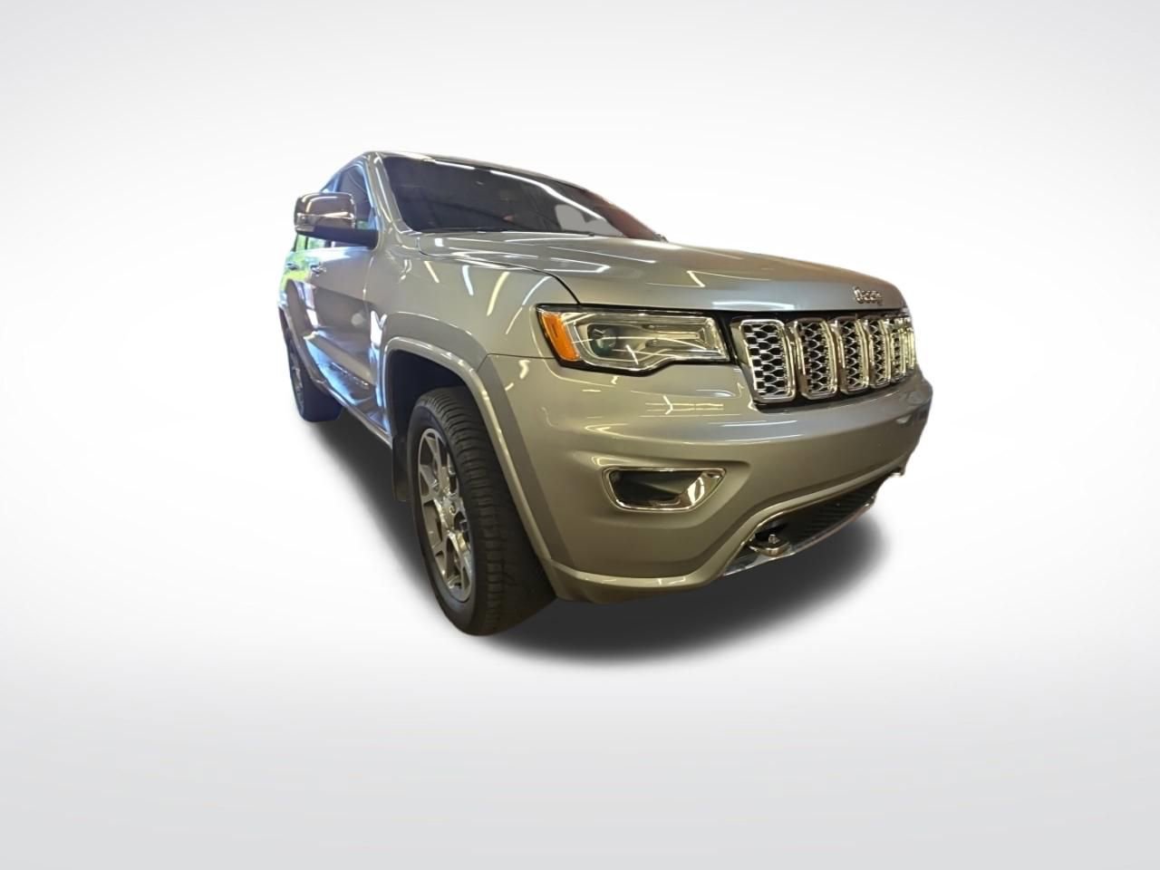Used 2020 Jeep Grand Cherokee Overland AWD/4WD image 9