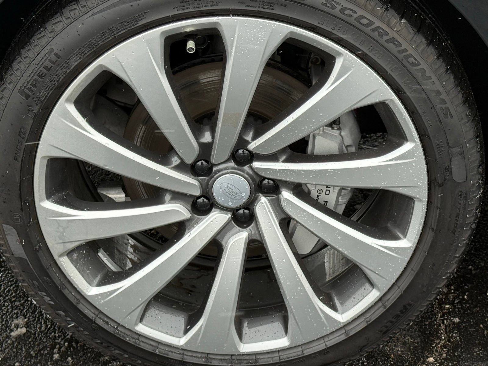 New 2025 Land Rover Range Rover SE AWD/4WD image 13