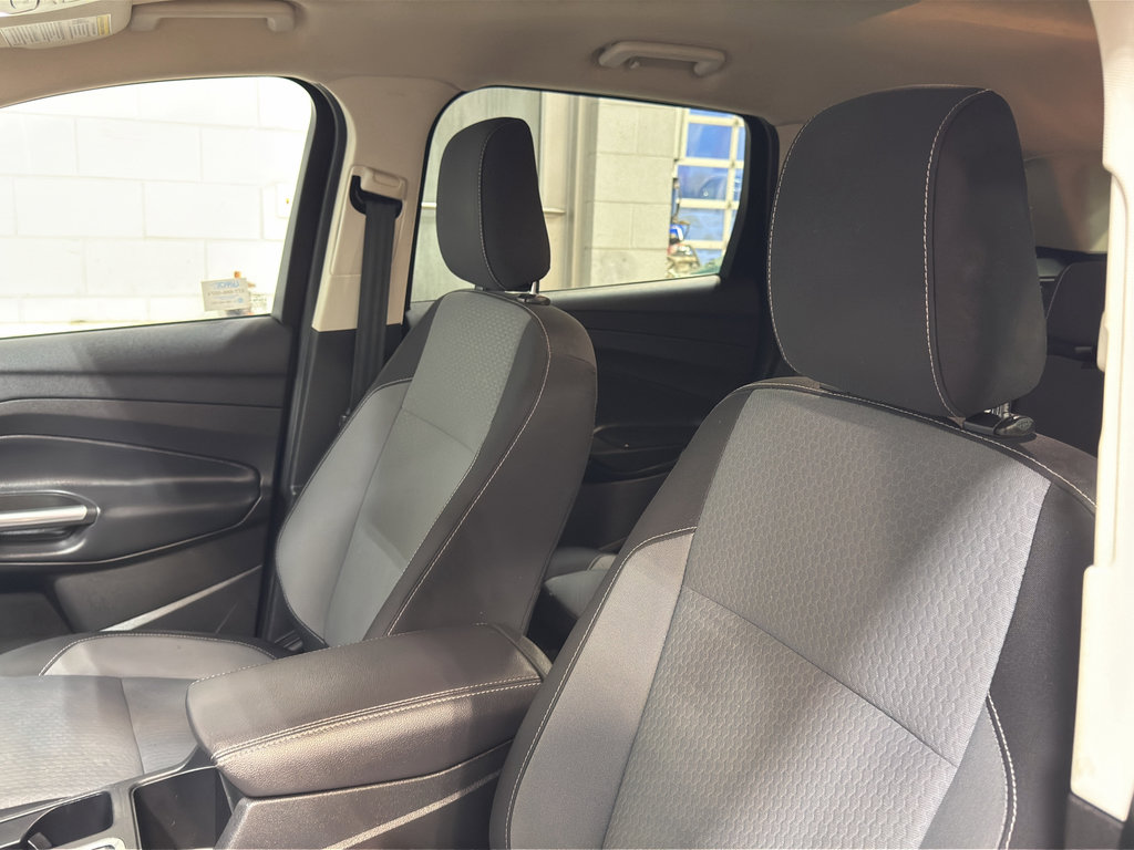 Used 2019 Ford Escape SE image 15