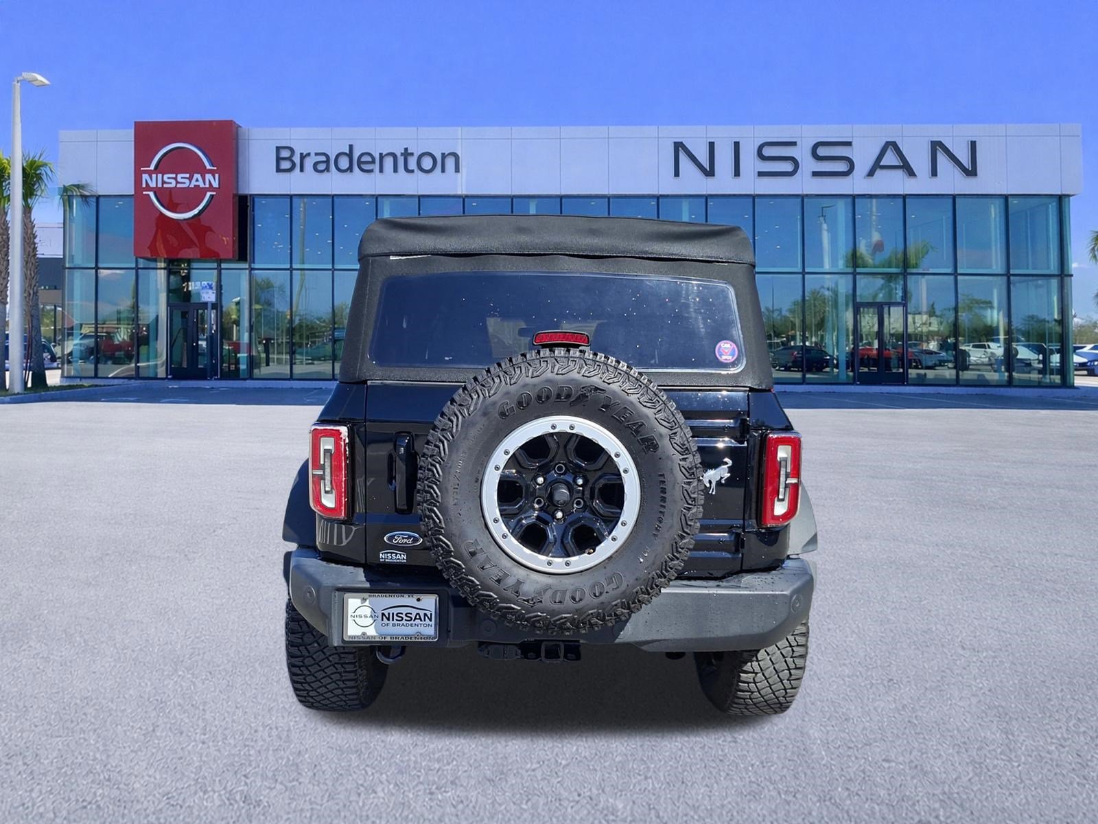 Used 2023 Ford Bronco Outer Banks w/ Sasquatch Package image 6