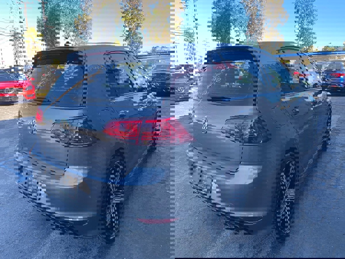 Used 2016 Volkswagen Golf R 4-Door image 5