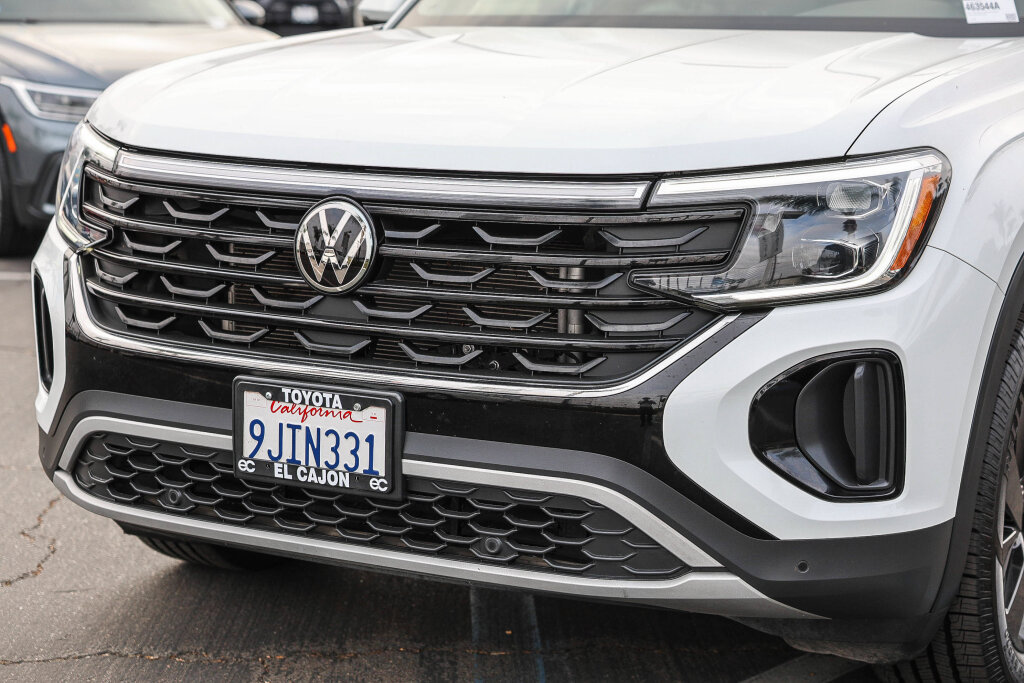 Used 2024 Volkswagen Atlas Cross Sport SE FWD image 18