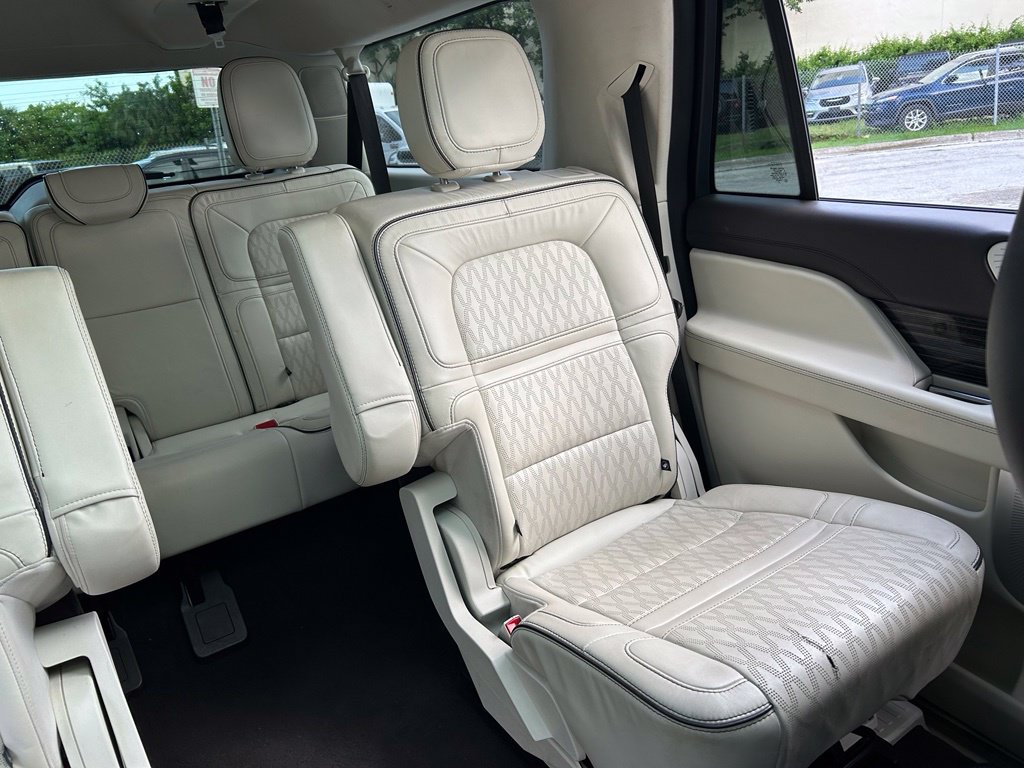 Used 2022 Lincoln Navigator L Black Label AWD/4WD image 15