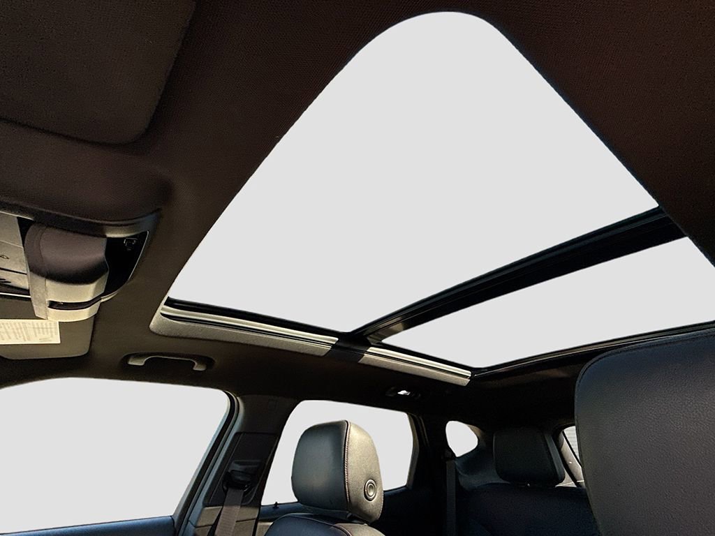 Used 2022 Chevrolet Blazer RS image 16