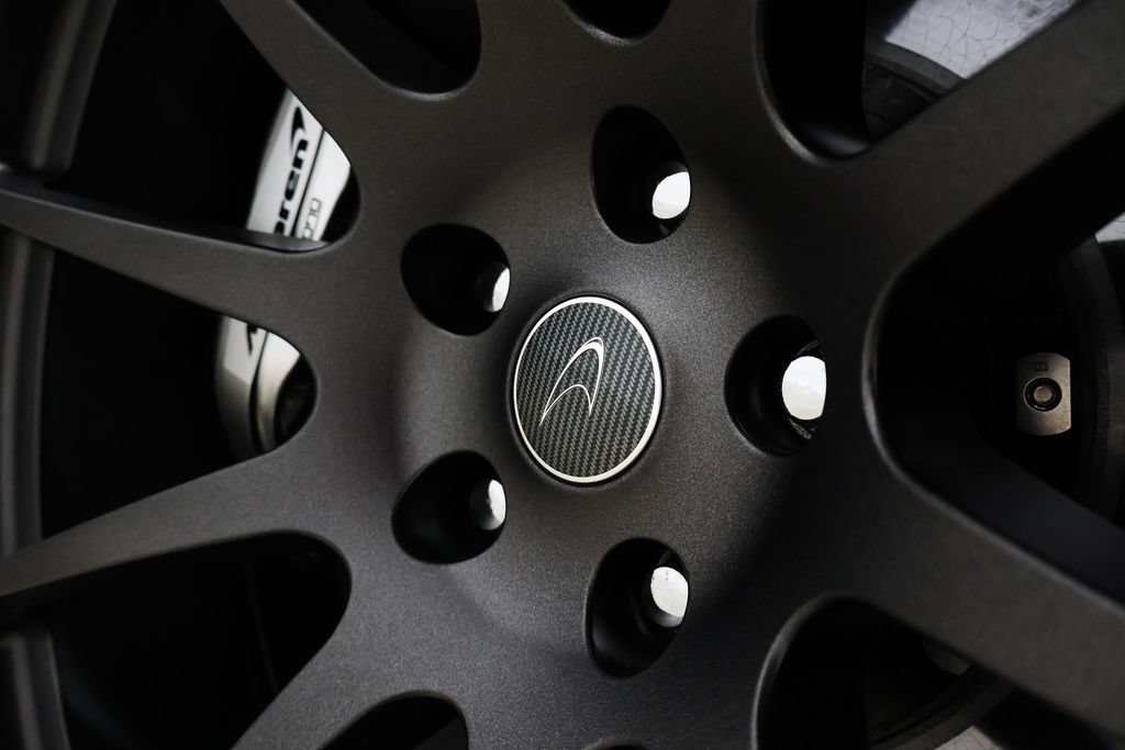 Used 2014 McLaren P1 RWD image 8