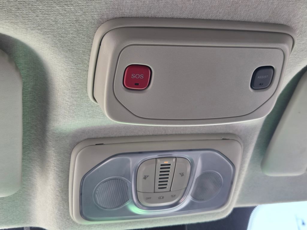 Used 2025 RAM ProMaster 2500 w/ Convenience Group FWD image 12