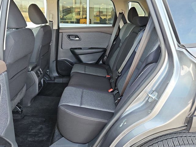 Used 2022 Nissan Rogue SV image 18