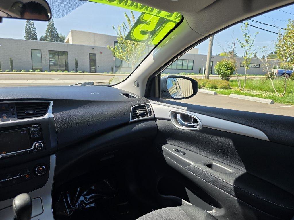 Used 2015 Nissan Sentra SV FWD image 12