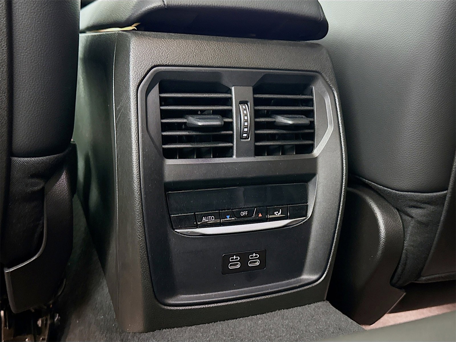 Certified 2023 BMW 330e w/ M Sport Package image 27