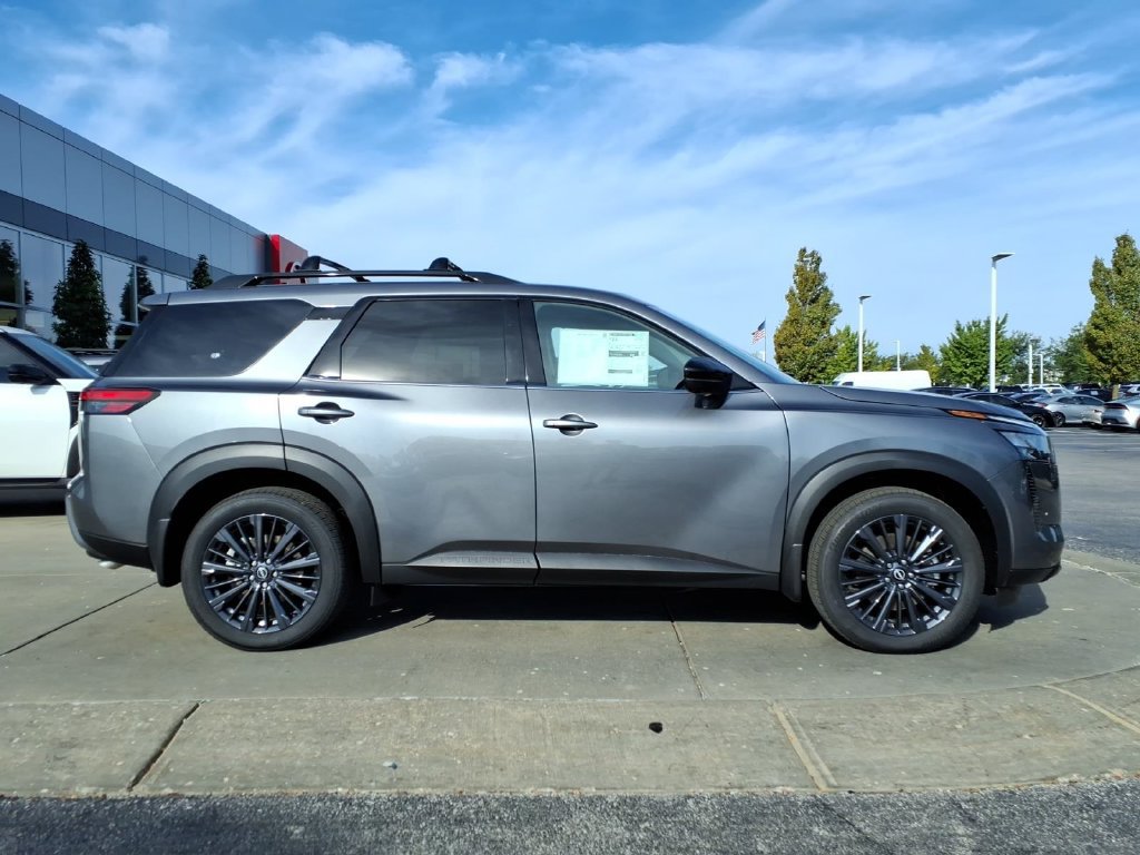 New 2026 Nissan Pathfinder SL AWD/4WD image 8