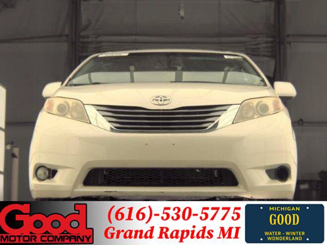 Used 2017 Toyota Sienna XLE w/ XLE Navigation Package