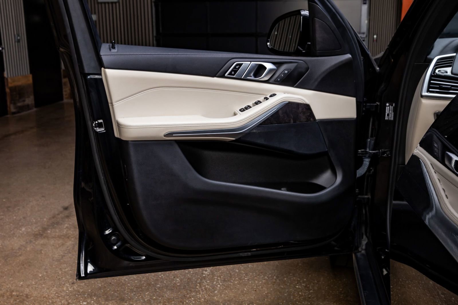 Used 2022 BMW X5 xDrive40i w/ Executive Package image 30