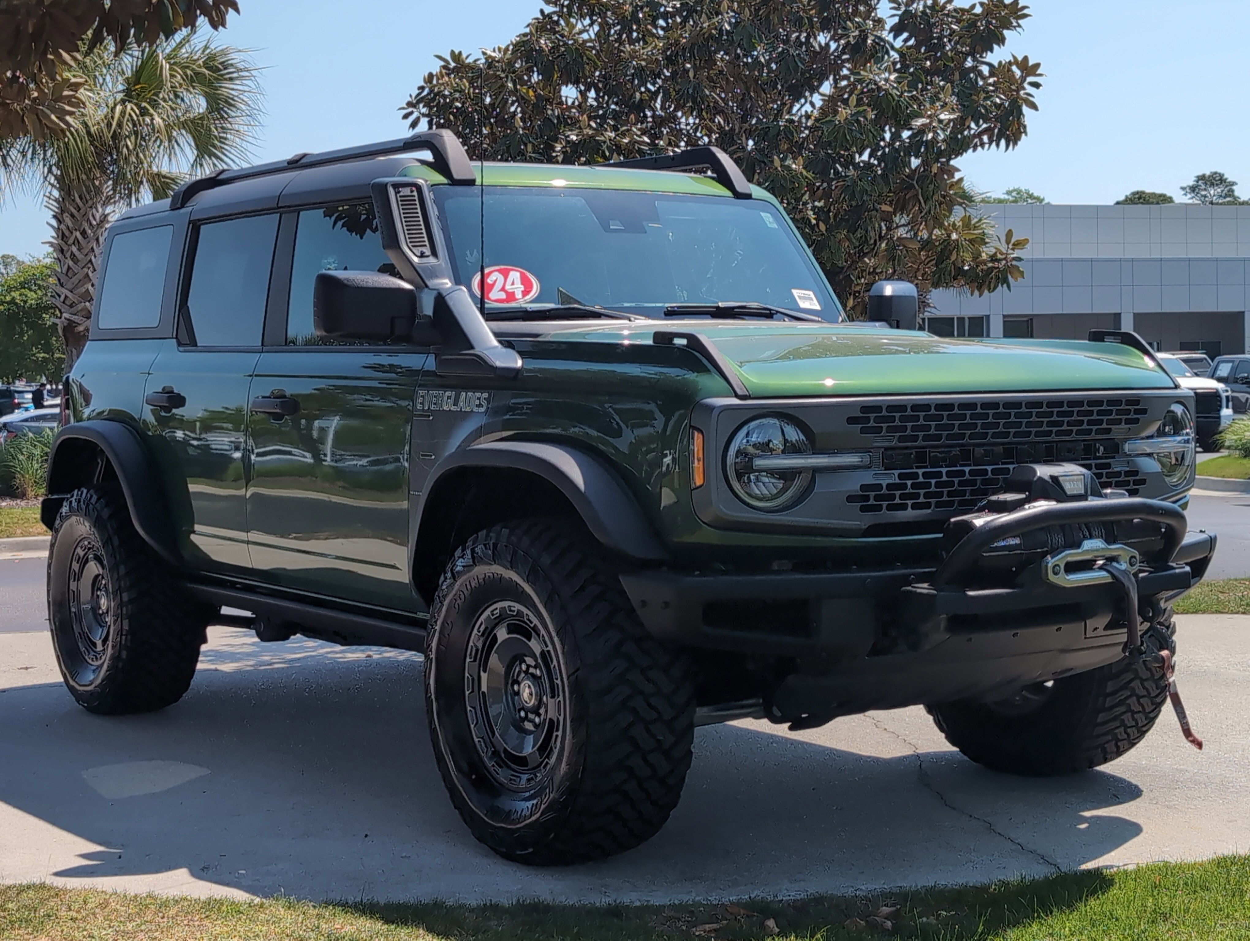 Used 2024 Ford Bronco Everglades AWD/4WD image 2