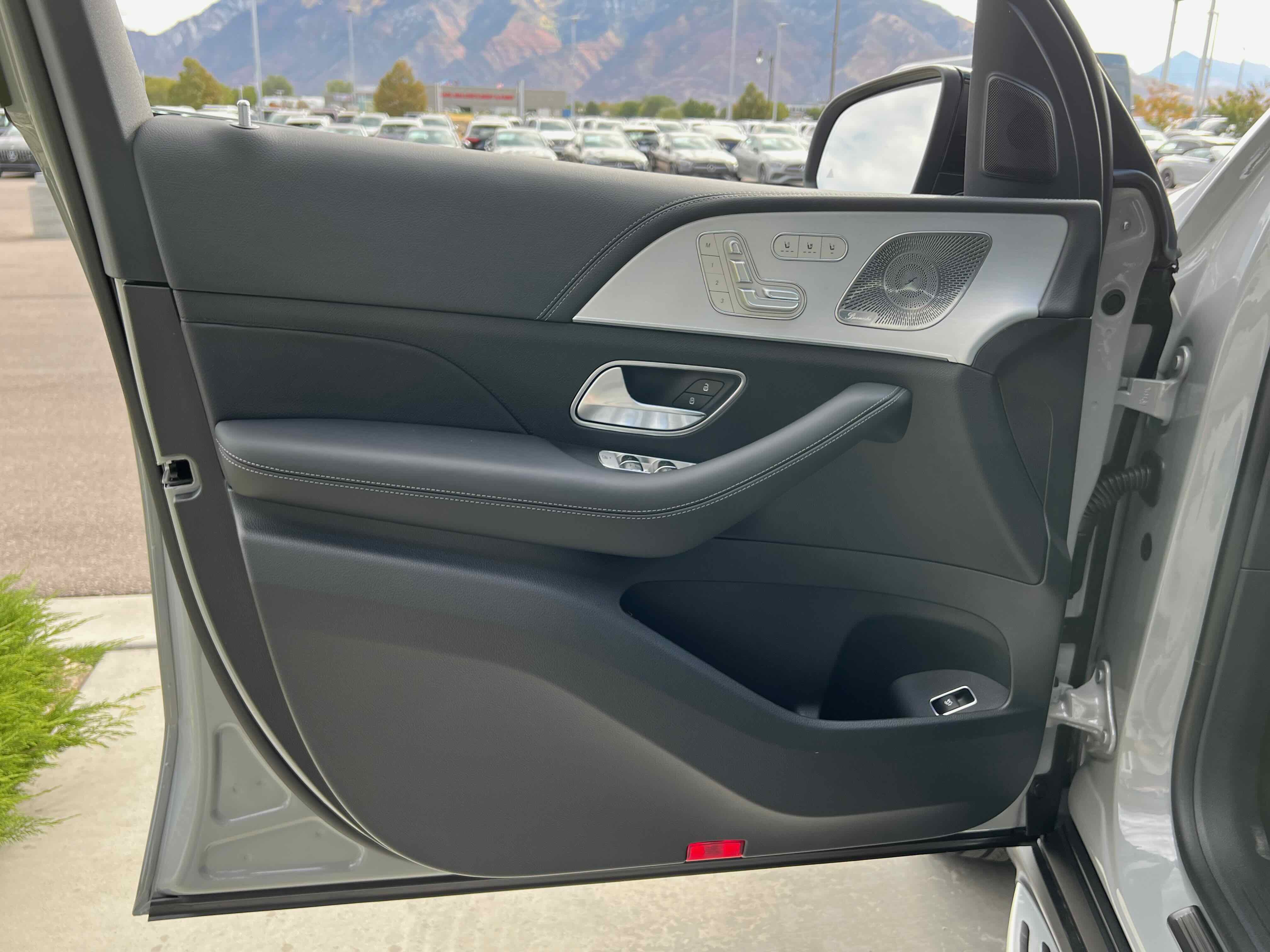 New 2026 Mercedes-Benz GLS 450 4MATIC image 14